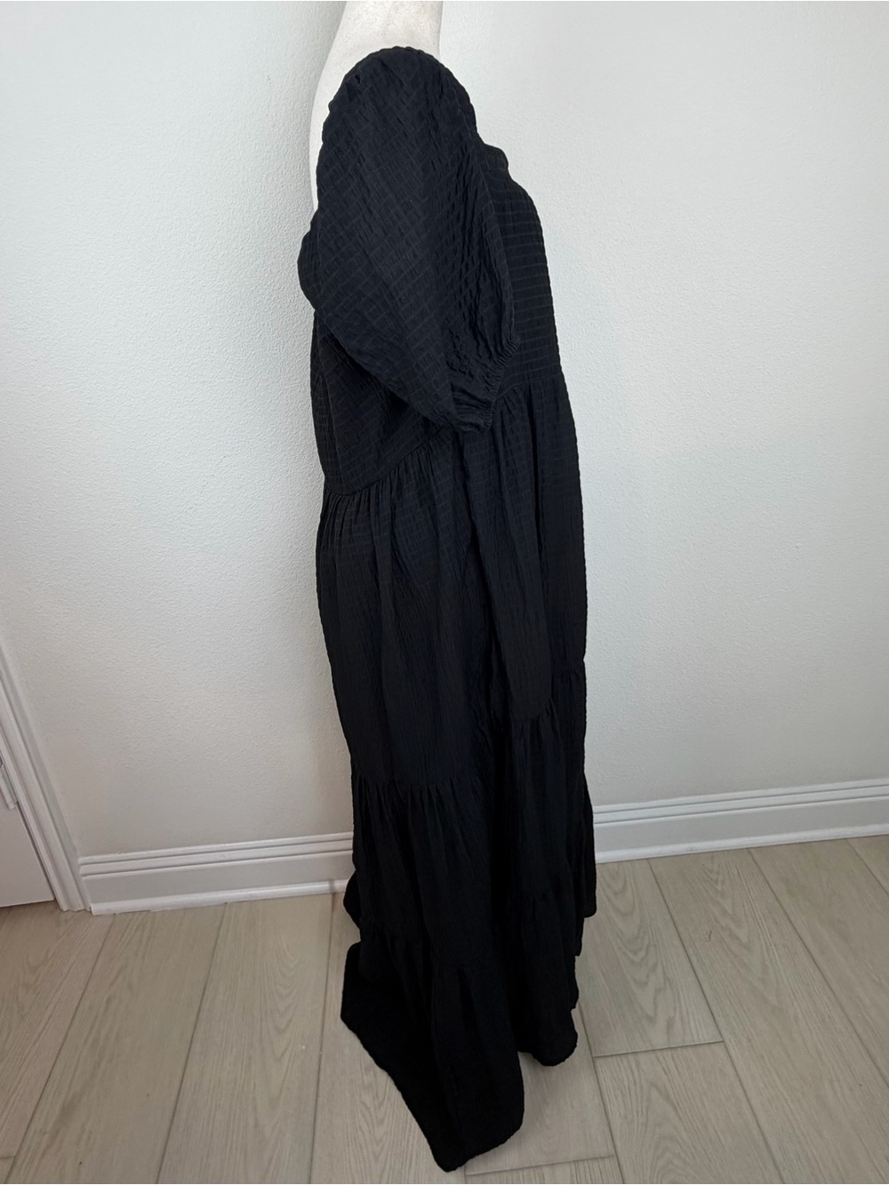 By Anthropologie Tiered Puff-Sleeve Maxi Dress in Black Size Large - Picture 9 of 14